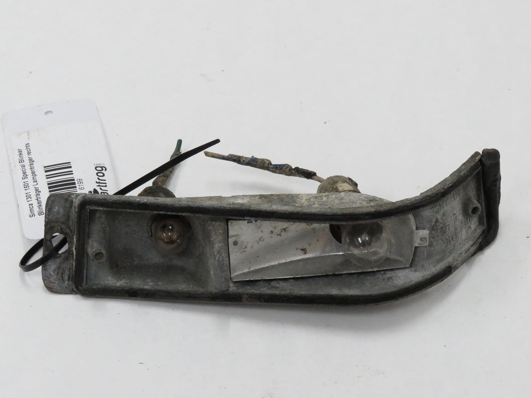 Simca 1301 1501 Special Blinker Blinkerträger Lampenträger  rechts