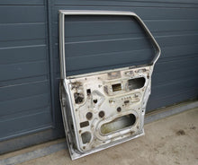 Laden Sie das Bild in den Galerie-Viewer, BMW E28 Tür hinten rechts Polaris Metalic 41521961310