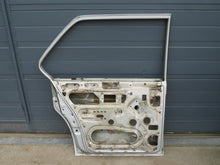 Laden Sie das Bild in den Galerie-Viewer, BMW E28 Tür hinten links Polaris Metalic 41521961309
