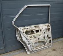 Laden Sie das Bild in den Galerie-Viewer, BMW E28 Tür hinten links Polaris Metalic 41521961309