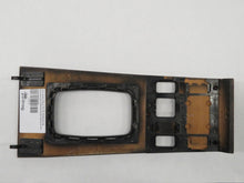 Laden Sie das Bild in den Galerie-Viewer, Mercedes Benz W124 Abdeckung Holzblende Mittelkonsole Zebrano für Schaltgetriebe