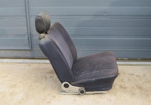 Laden Sie das Bild in den Galerie-Viewer, BMW Neue Klasse 1500 1600 1800 2000 TiLux Beifahrersitz Sitz vorn rechts blau