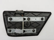 Laden Sie das Bild in den Galerie-Viewer, Mercedes Benz W124 Limousine Lampenträger Rücklicht hinten rechts