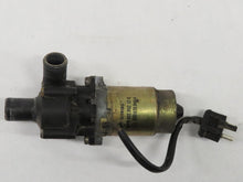 Laden Sie das Bild in den Galerie-Viewer, Mercedes Benz W124 S124 Zusatzwasserpumpe Wasserpumpe Heizung 0008359464