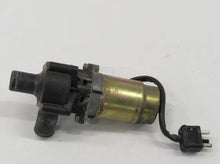 Laden Sie das Bild in den Galerie-Viewer, Mercedes Benz W124 S124 Zusatzwasserpumpe Wasserpumpe Heizung 0008359464