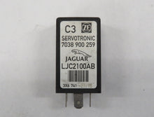 Laden Sie das Bild in den Galerie-Viewer, Jaguar X100 XK8 XKR Servotronic Relais LJC2100AB