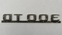 Laden Sie das Bild in den Galerie-Viewer, Mercedes Benz W124 300 TD Kombi Modellzeichen Schriftzug Emblem Heckdeckel
