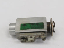 Laden Sie das Bild in den Galerie-Viewer, Mercedes Benz W124 Expansionsventil Klimaanlage