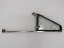 Laden Sie das Bild in den Galerie-Viewer, Rover P5 Mark II 3.0 Glas Fenster Ausstellfenster Dreiecksfenster Tür vorn rechts