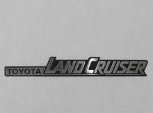 Laden Sie das Bild in den Galerie-Viewer, Toyota Land Cruiser HJ60 Schriftzug Emblem