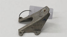 Laden Sie das Bild in den Galerie-Viewer, Jaguar X100 XK8 XKR 4.0 Motorhalter links LH Engine mounting bracket C2N3833