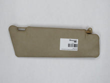 Laden Sie das Bild in den Galerie-Viewer, Mercedes Benz W124 Sonnenblende vorn links beige