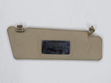 Laden Sie das Bild in den Galerie-Viewer, Mercedes Benz W124 Sonnenblende rechts beige