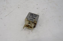 Laden Sie das Bild in den Galerie-Viewer, Mazda RX-7 FC (85-91) Relais GE70