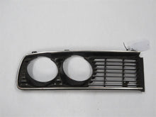 Laden Sie das Bild in den Galerie-Viewer, BMW E12 Ziergitter Kühlergrill Scheinwerfergrill Chrome Chromrahmen rechts 1848114