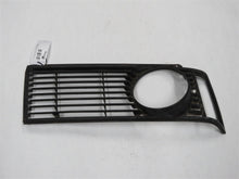 Laden Sie das Bild in den Galerie-Viewer, BMW E21 Frontgrill Kühlergrill Gitter links für Einzelscheinwerfer 1834759