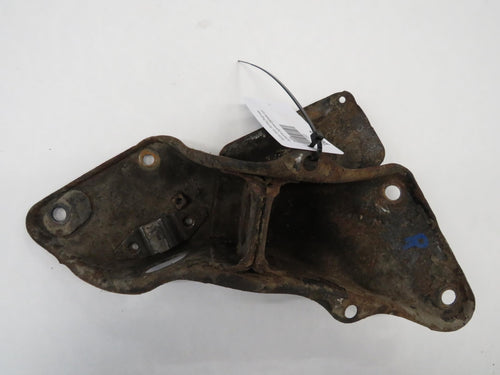 Toyota Celica TA4 RA4 (78-82) Halter Aufnahme Zugstrebe Querlenker vorn rechts