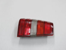 Laden Sie das Bild in den Galerie-Viewer, Mercedes Benz W124 Rückleuchte Rücklicht hinten links Kombi T-Modell
