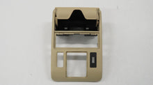 Laden Sie das Bild in den Galerie-Viewer, Range Rover III L322 Verkleidung Ablagekasten Brillenablage oben beige EDV500300