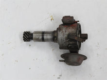 Laden Sie das Bild in den Galerie-Viewer, BMW M10 Motor neue Klasse E10 E12 E21 Zündverteiler Bosch 0231180015