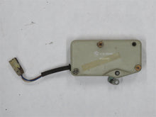 Laden Sie das Bild in den Galerie-Viewer, BMW E12 ZV Zentralverriegelung Motor vorne rechts 51261363595