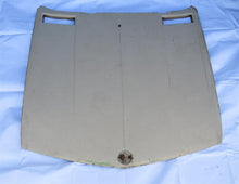 Laden Sie das Bild in den Galerie-Viewer, BMW E3 2800 Motorhaube