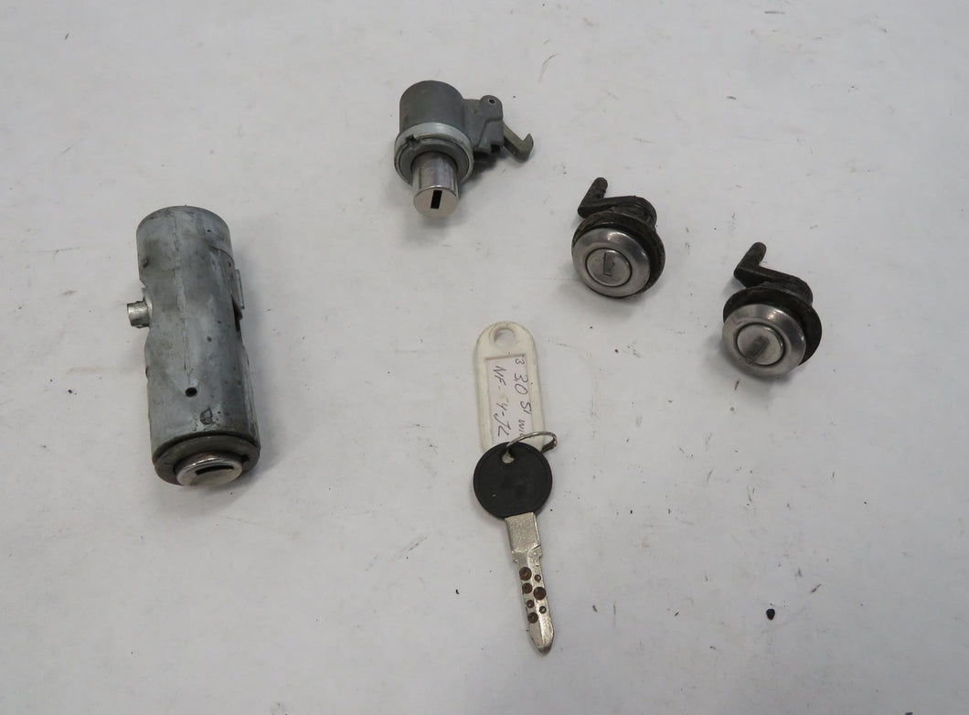 BMW E3 E9 Schlosssatz Zündschloss 2x Türschloss Handschuhfach mit Schlüssel
