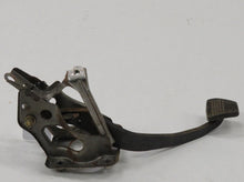 Laden Sie das Bild in den Galerie-Viewer, Toyota Celica T18 Bremspedal Pedalerie