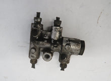 Laden Sie das Bild in den Galerie-Viewer, Mazda RX-7 FC (85-91) Verteiler Bremsleitung Bremskraftregler vorn