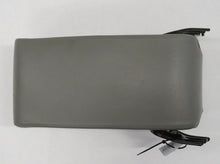 Laden Sie das Bild in den Galerie-Viewer, Mercedes Benz W124 Mittelarmlehne MAL Rückbank hinten Leder grau