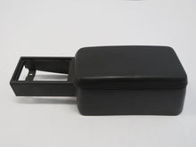 Laden Sie das Bild in den Galerie-Viewer, Mazda RX-7 FC (85-91) Mittelarmlehne Ablagefach Mittelkonsole FB0164421
