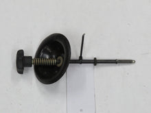 Laden Sie das Bild in den Galerie-Viewer, Mercedes Benz W124 Halter Reserverad Ersatzrad Befestigung Schraube