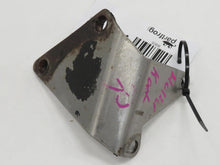 Laden Sie das Bild in den Galerie-Viewer, Jaguar X100 XK8 4.0 Halter Katalysator rechts Exhaust mounting bracket NCB6796AB