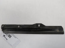 Laden Sie das Bild in den Galerie-Viewer, Jaguar X100 XKR XK8 Dichtungshalter links LH Seal Carrier HJA5759AB