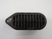 Laden Sie das Bild in den Galerie-Viewer, Toyota Celica TA4 RA4 (78-82) Gitter Lufteinlass B-Säule unten rechts 62853-14011