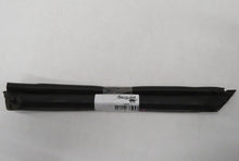 Laden Sie das Bild in den Galerie-Viewer, Jaguar X100 XKR XK8 Cabrio Dichtung Dach oben rechts Hood frame seal HJB7783AA