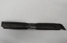 Laden Sie das Bild in den Galerie-Viewer, Jaguar X100 XKR XK8 Cabrio Dichtung Dach oben rechts Hood frame seal HJB7783AA