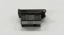 Laden Sie das Bild in den Galerie-Viewer, Range Rover III L322 Kappe Deckel OBD-Stecker  links unter Armaturenbrett