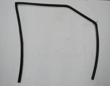 Laden Sie das Bild in den Galerie-Viewer, BMW E21 Türdichtung Dichtung Türrahmen vorne links