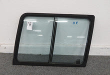 Laden Sie das Bild in den Galerie-Viewer, Mitsubishi Pajero Montero L040 Lang Glas Seitenfenster Schiebefenster rechts