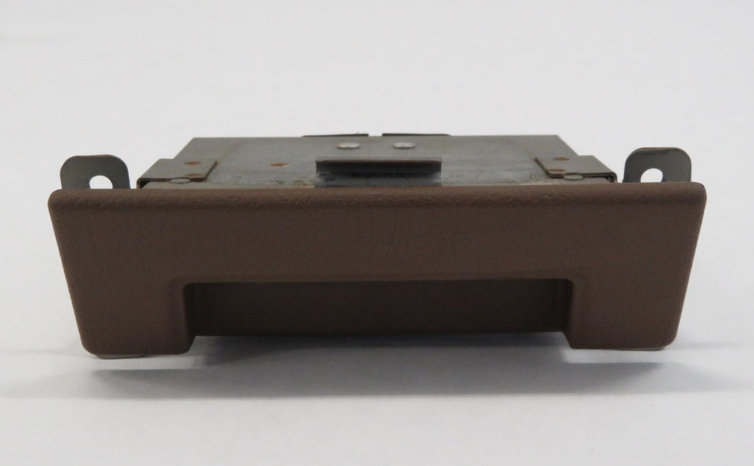 Nissan 300ZX Z31 Ascher Aschenbecher vorn Mittelkonsole braun