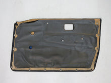 Laden Sie das Bild in den Galerie-Viewer, BMW E28 Türverkleidung Türpappe Kunstleder vorn links Pacific 51411902075
