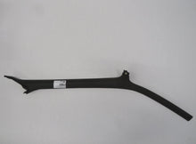 Laden Sie das Bild in den Galerie-Viewer, Mazda RX-7 FC (85-91) Seitenverkleidung Innenverkleidung A-Säule vorn rechts FB0168171