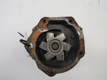Laden Sie das Bild in den Galerie-Viewer, Subaru L-Serie Leone 1800 Wasserpumpe