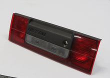 Laden Sie das Bild in den Galerie-Viewer, Nissan 300ZX Z31 Rückleuchte Heckleuchte Lichtband hinten Mitte