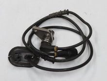 Laden Sie das Bild in den Galerie-Viewer, Mercedes Benz W124 C124 S124 ABS Sensor vorne links