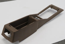 Laden Sie das Bild in den Galerie-Viewer, Nissan 300ZX Z31 Mittelkonsole Mittelarmlehne braun