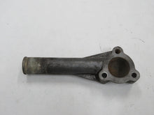Laden Sie das Bild in den Galerie-Viewer, BMW E28 E23 E24 M30 Wasseranschluss Fitting 1253209