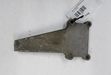 Laden Sie das Bild in den Galerie-Viewer, BMW E28 E23 E24 M30 Motorhalter links 1175591