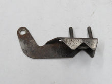 Laden Sie das Bild in den Galerie-Viewer, Mercedes Benz W124 Halter Niveausensor Niveauregulierung Niveauregler